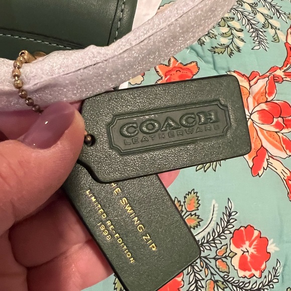 NWT Coach Green Swing Shoulder Bag - Picture 10 of 11